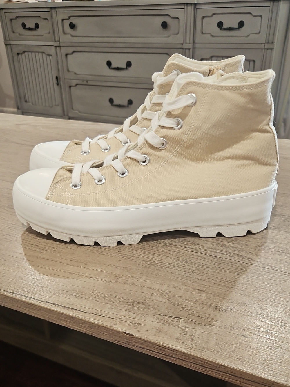 Sincerely Jules Vespa tan canvas high-top platform sneakers chunky white size 9